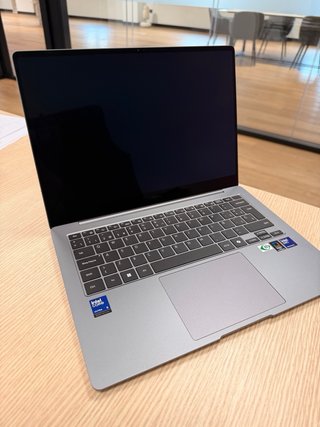 Galaxy Book5 Pro 14 Ultra 5 16GB