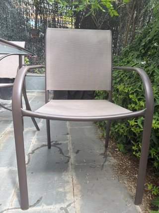 Conjunto mesa y 4 sillas de jardín de acero