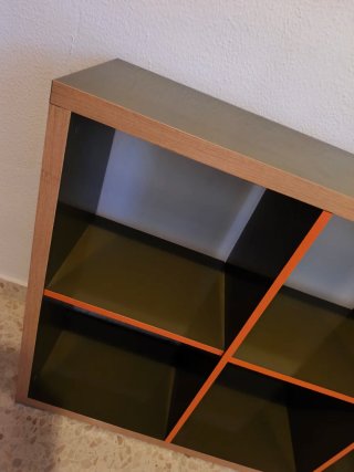 Estantería modular verde y naranja