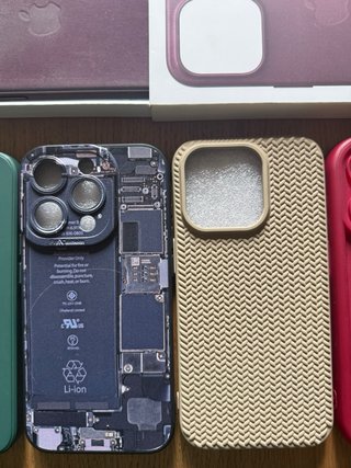 Cover Apple iPhone 15 Pro + 4 cover regalo