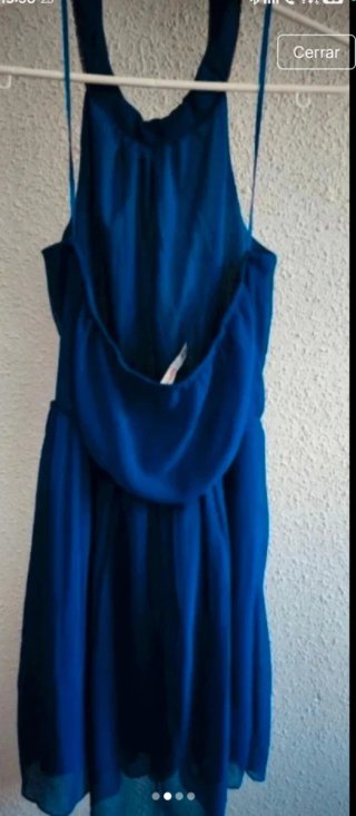Vestido de fiesta azul con pedrería