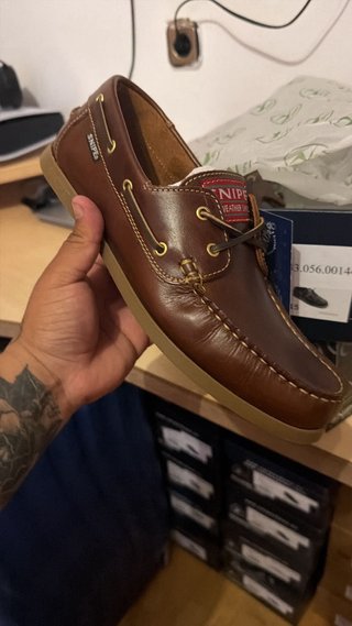 Zapato negro formal