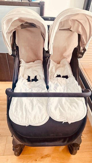 Carrito bebe gemelar Baby Monsters