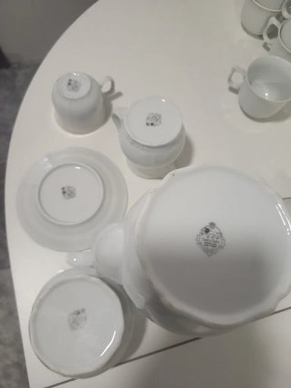 Juego de café de porcelana blanco y dorado