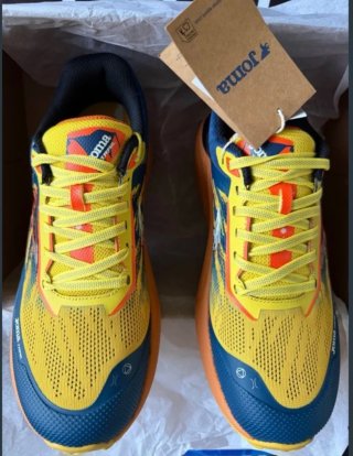 Zapatillas Trail Joma Azul y Amarillo