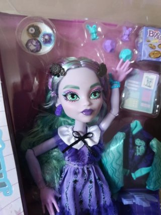 Muñeca Monster High Twyla Fearbook