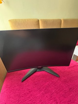 Monitor MSI Curvo Negro
