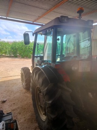 Tractor Massey Ferguson MF 394 4FP