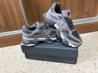 New Balance 9060 Gris