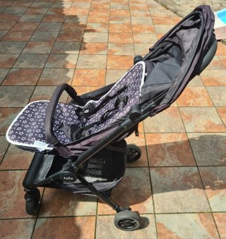 Silla de paseo Joie compacta