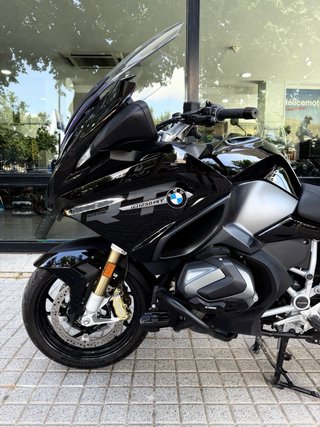 BMW R 1250 RT Negra