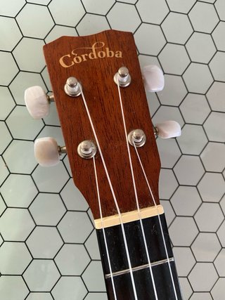 Ukelele Tenor Cordoba 20TM-CE Electroacústico