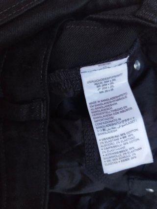 Pantalón vaquero negro