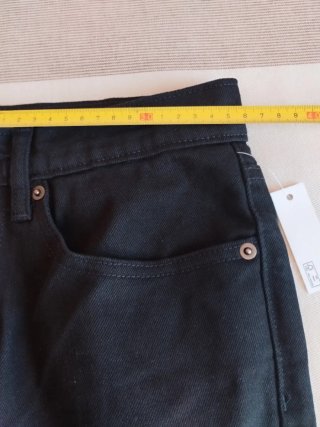 Pantalón vaquero negro