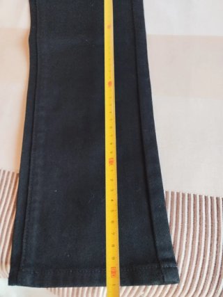 Pantalón vaquero negro