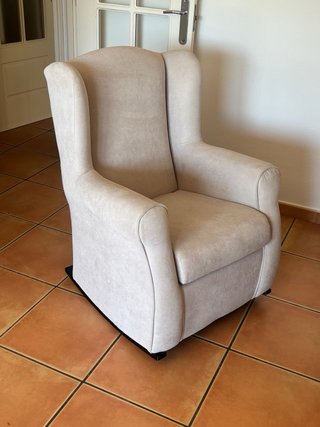 Butaca mecedora beige