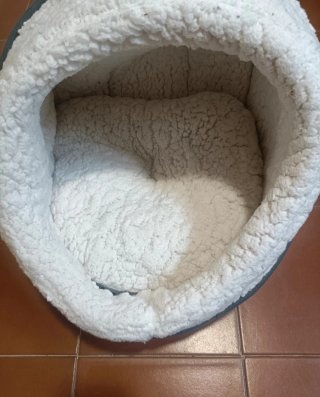 Cuccia per cani/gatti grigia e bianca