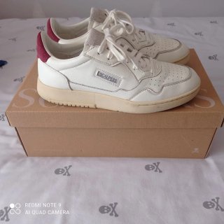 Zapatillas Scalpers Beige y rojas talla 39