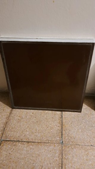 Aislante térmico con placa de aluminio