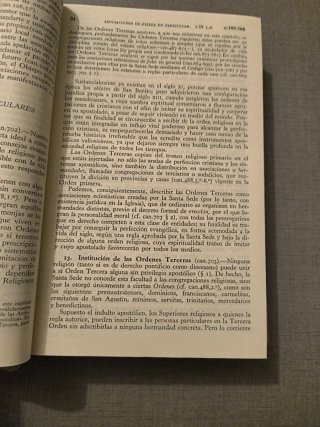 Comentarios al código de derecho canónico II