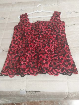 Top fiesta encaje floral rojo y negro