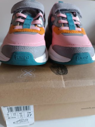 Deportivos Munich niña talla 27