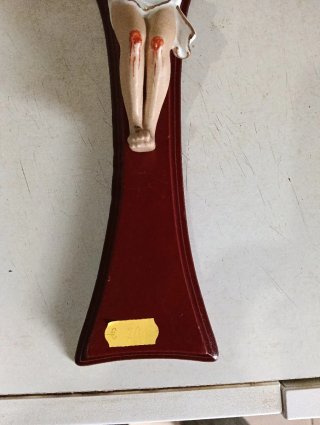 Cruz de madera con figura de Jesús 35x20cm nueva