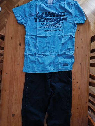 Camiseta Jack & Jones,y pantalones,doy teléfono