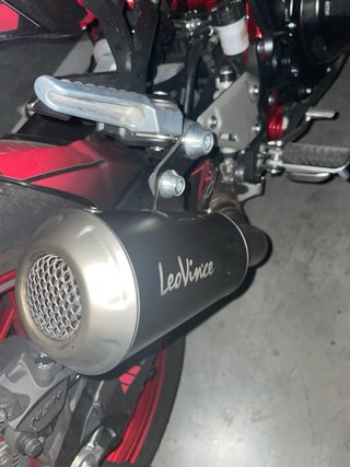 Escape LeoVince Kawasaki Z900e/A2 2020-2024 Negro