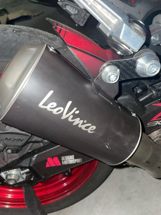 Escape LeoVince Kawasaki Z900e/A2 2020-2024 Negro