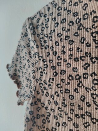 Camiseta Pull&Bear floral S