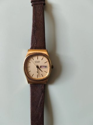 Orologio Citizen al quarzo dorato
