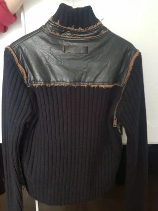 Chaqueta Lana Negra con Mangas Desmontables