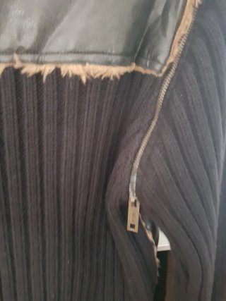 Chaqueta Lana Negra con Mangas Desmontables