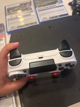 PS4 + FIFA 19, 20, 21, 24 + 2 Controller