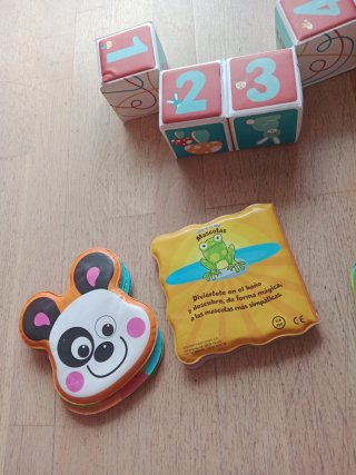 Lote de libros de plástico para bebés