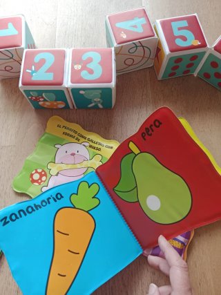 Lote de libros de plástico para bebés