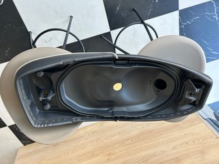 Asiento Vespa 300 Negro/Gris