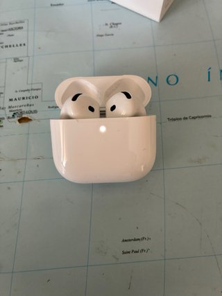 Airpods 4 ANC