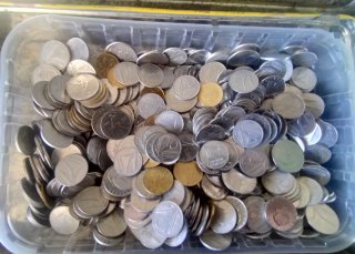 Lotto 1 kg. di Lire Italiane Vari Anni e valori