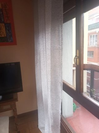 Cortinas transparentes y blancas