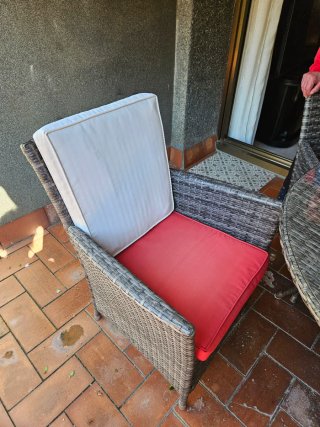 Mesa Terraza Cristal y 4 Sillones Ratán