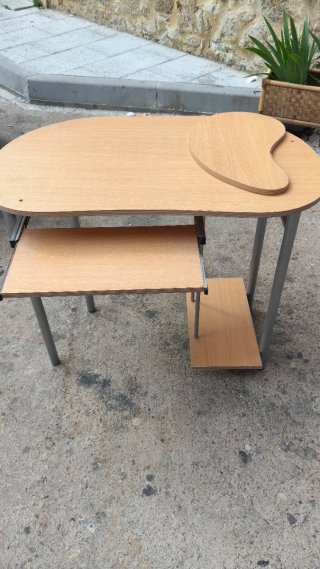Escritorio madera y metal