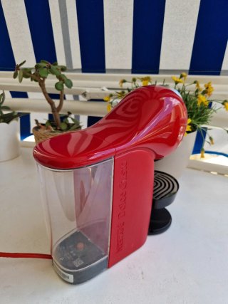 Cafetera Dolce Gusto Roja