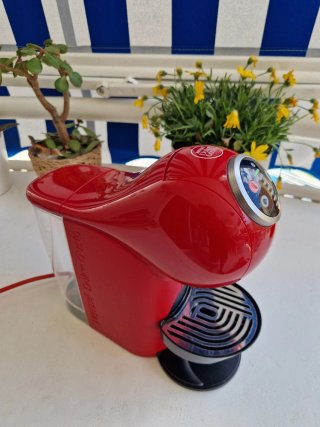 Cafetera Dolce Gusto Roja