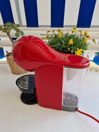 Cafetera Dolce Gusto Roja