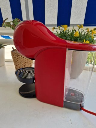 Cafetera Dolce Gusto Roja
