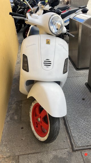 Vespa 125cc Blanca Automática