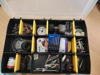 Lijadora Dremel 10.8V Li-Ion con accesorios