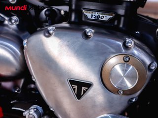 TRIUMPH BONNEVILLE 1200 SPEEDMASTER CHROME EDITIO